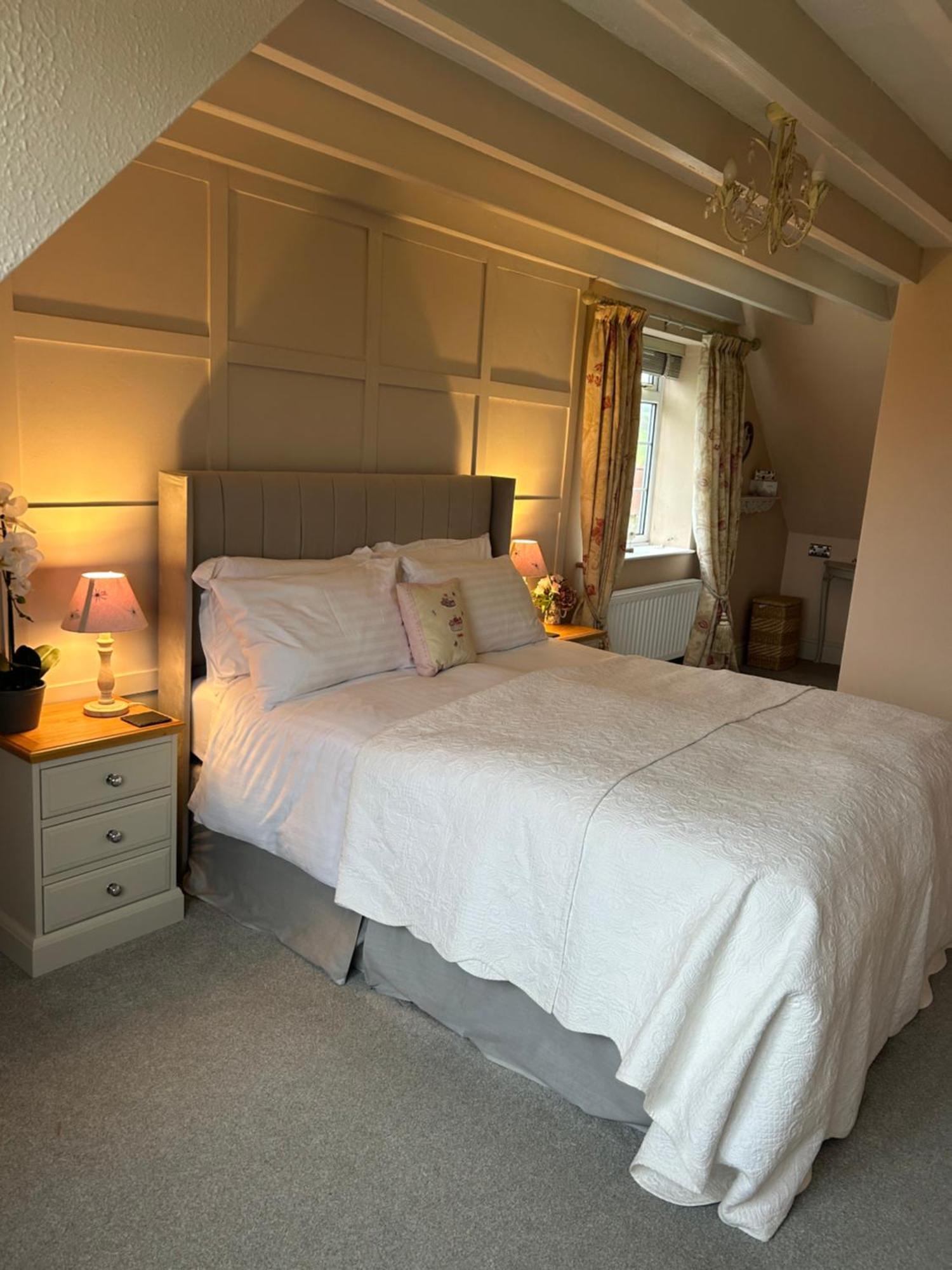 Bed & Breakfast Ticketyboo